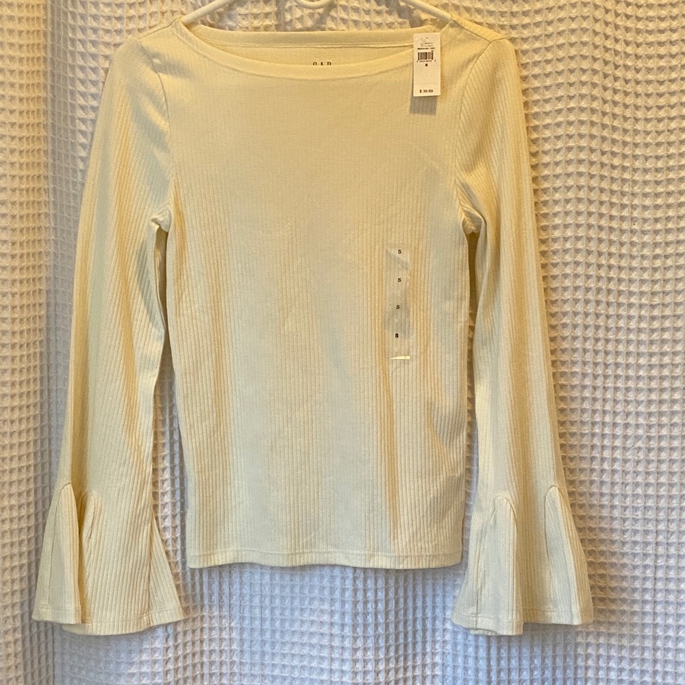 GAP NWT cream Ribbed Long Sleeve Top with Bell sleeves